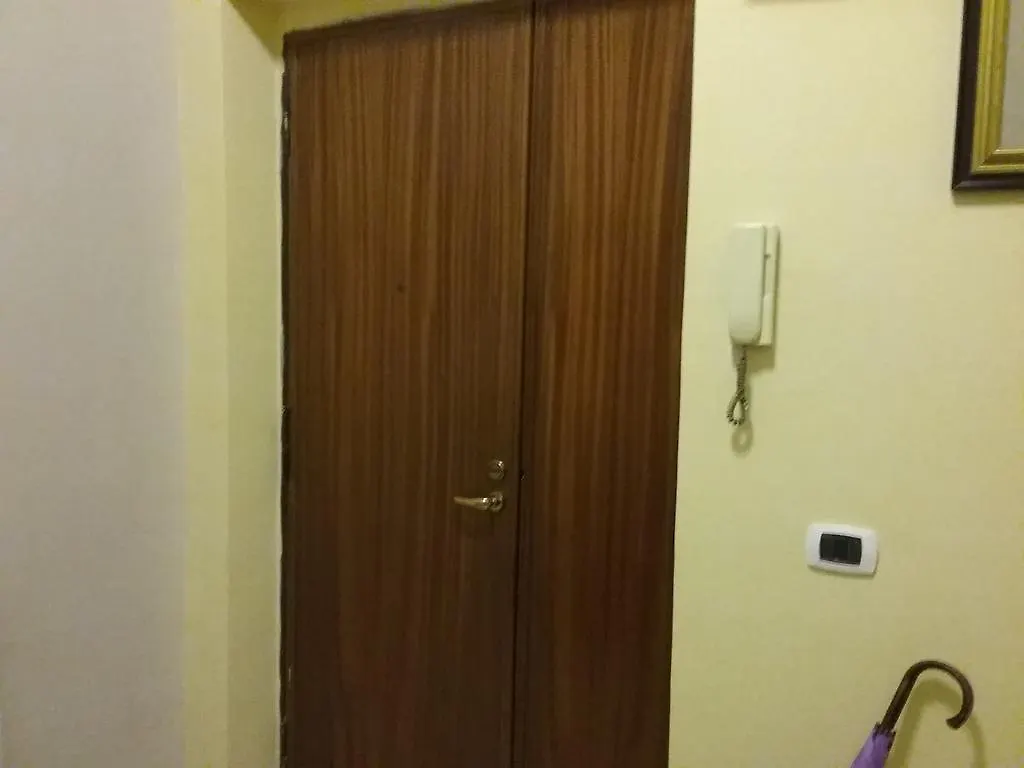Al Primo Piano Apartamento Nápoles 0*,  Italia